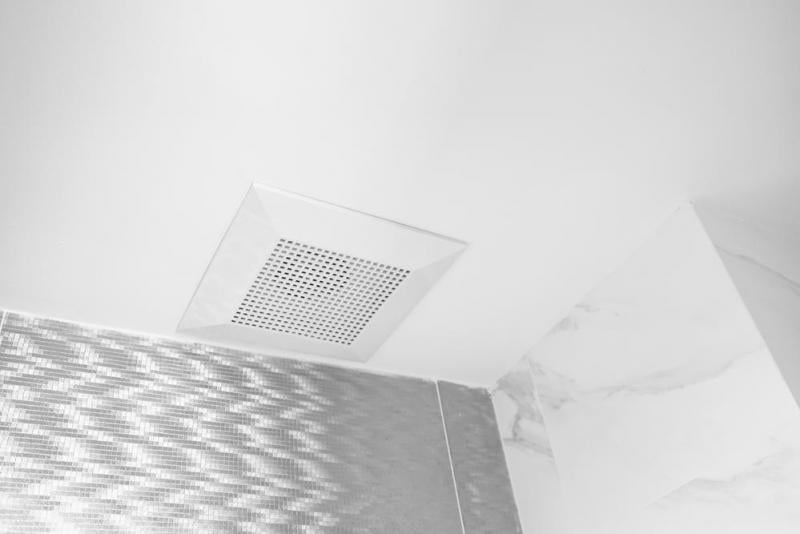 Mosa&iuml;que ou carrelage classique, quel rev&ecirc;tement choisir pour la douche &agrave; Brumath ?